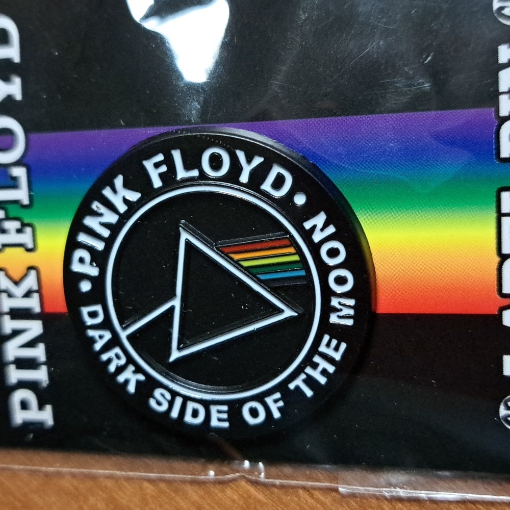 PINK FLOYD Lapel Pin - Picture 2 of 3
